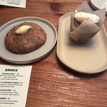 Daisy - Blue corn muffin and biscuit w/ chilies and butter - Cocktail Bars Near Me - Los Angeles, California