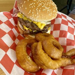 The Hangout - Double Prairie burger with Onion rings