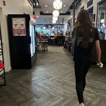 6 Bears & A Goat - Inside - Breweries Near Me - Fredericksburg, Virginia