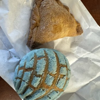 Mayu's Cakes & Bakery - Guava pastry and concha pan dulce - Custom Cakes Near Me - Pittsburg, California Mayu's Cakes & Bakery - Guava pastry and concha pan dulce - Custom Cakes Near Me - Pittsburg, California