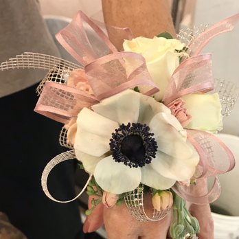 Blooms By Dragonfly - Homecoming corsage - Florists Near Me - Zionsville, Indiana