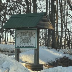 Country Road Cabins - Entrance