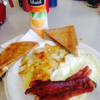 Peter's Grill - My :( breakfast: over easy eggs, those aren't home fries and not too crispy bacon and my not fresh squeezed oj, no comment on my toast. - Breakfast & Brunch Near Me - Rockville, Maryland