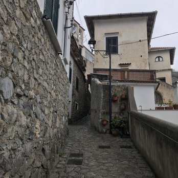 San Giovanni - Walk up to restaurant - Italian Near Me - Pontone, SA
