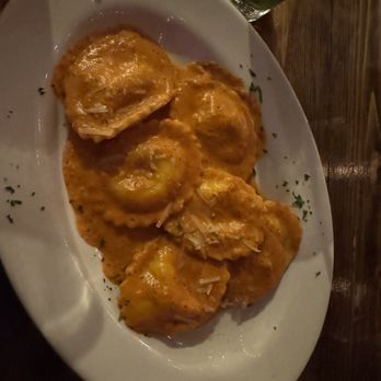 Michaelangelo's - Lobster Ravioli Pasta - Lounges Near Me - Bronx, New York