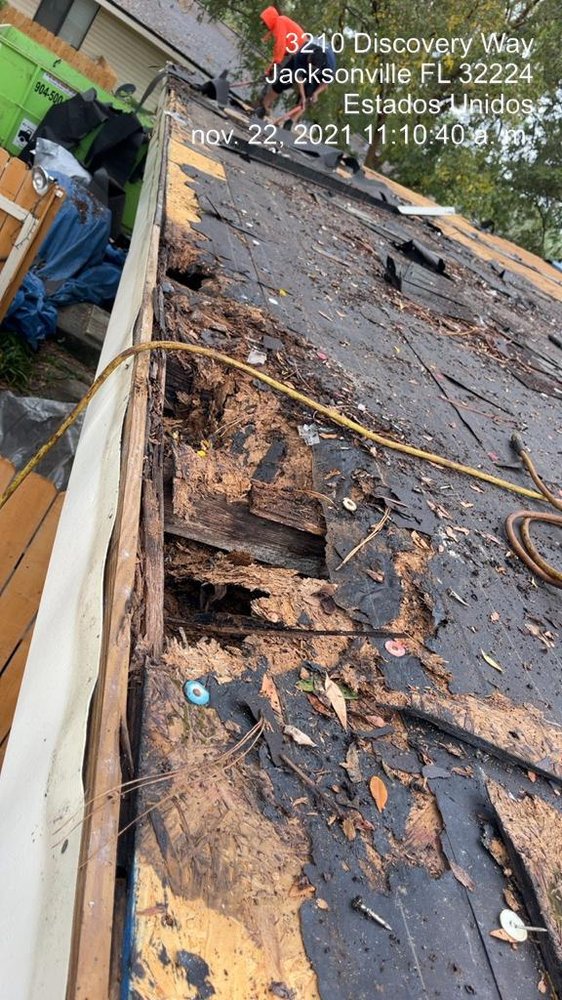 Slide of Supreme Roofing Services