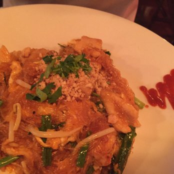 Eathai - Chicken pad thai w crispy rice noodle - Thai Near Me - Boca Raton, Florida