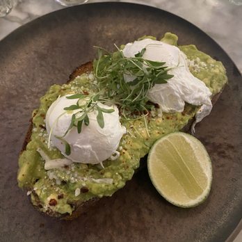 Café Fig - Avocado toast - Cafes Near Me - Los Angeles, California