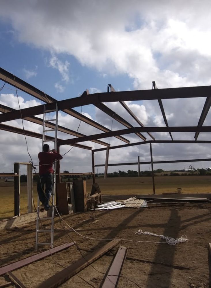 Slide of Rubén Landscaping & Construction