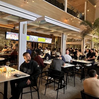 Moxies - Outside - Lounges Near Me - Miami, Florida Moxies - Outside - Lounges Near Me - Miami, Florida