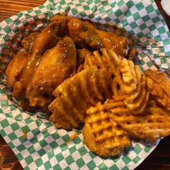 Oregano's - Wings and waffle fries - Pizza Near Me - Flagstaff, Arizona