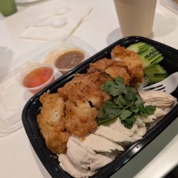 Combo of crispy and steamed chicken Combo of crispy and steamed chicken