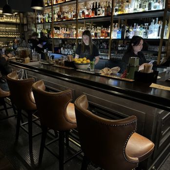 The Distance Social - Inside - Cocktail Bars Near Me - East Dundee, Illinois