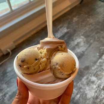 Gruto's Soft Serve - Ice Cream & Frozen Yogurt Near Me - Leesburg, Virginia Gruto's Soft Serve - Ice Cream & Frozen Yogurt Near Me - Leesburg, Virginia