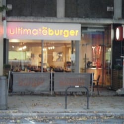 Ultimate Burger - Ultimate Burger from the street