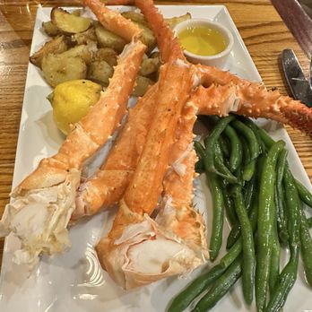 Glacier BrewHouse - King crab legs - American Near Me - Anchorage, Alaska Glacier BrewHouse - King crab legs - American Near Me - Anchorage, Alaska