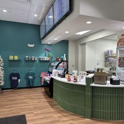 Bare  Blends Sarasota - Front Lobby