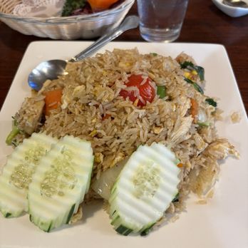 Sa Bai Thai Cuisine - Basil fried rice with chicken - Thai Near Me - Portland, Oregon Sa Bai Thai Cuisine - Basil fried rice with chicken - Thai Near Me - Portland, Oregon