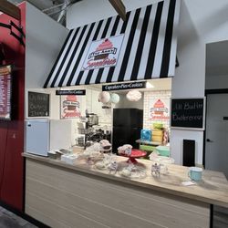 The Lincoln Kitchen - Separate bakery section for sweets