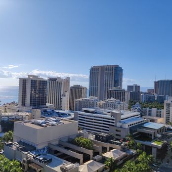 SKY Waikiki - Looking towards Ewa direction - Seafood Near Me - Honolulu, Hawaii