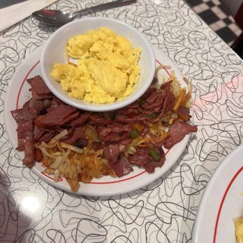 Sunliner Diner - Diners Near Me - Pigeon Forge, Tennessee Sunliner Diner - Diners Near Me - Pigeon Forge, Tennessee