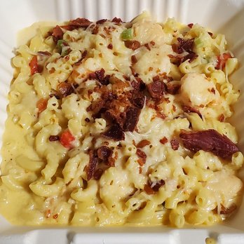 Schooners - Lobster Mac and Cheese - Seafood Near Me - Cayucos, California