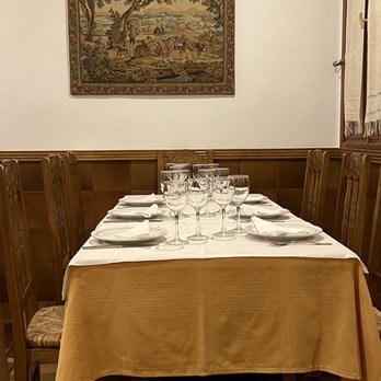 La Paella de la Reina - Arroceria / Paella Near Me - Madrid, M