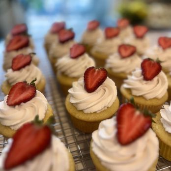 All Cake No Crumbs - Strawberry filled vanilla cupcakes - Desserts Near Me - Reno, Nevada All Cake No Crumbs - Strawberry filled vanilla cupcakes - Desserts Near Me - Reno, Nevada