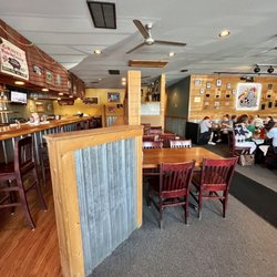 Squealers Award Winning Barbeque - Dining room and bar area