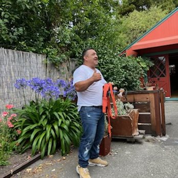 Castro Moving Services - Thumbs up! - Movers Near Me