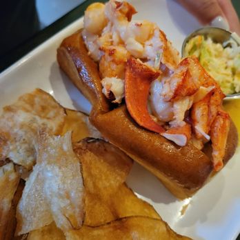 Row 34 - Seaport - New American Near Me - Boston, Massachusetts