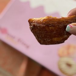 Donut King Hawaii - Cronut hole