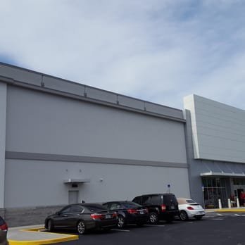 Nordstrom Rack - Shoe Stores Near Me - Clearwater, Florida