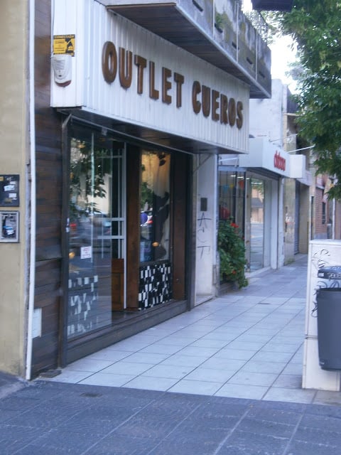 Outlet Cueros