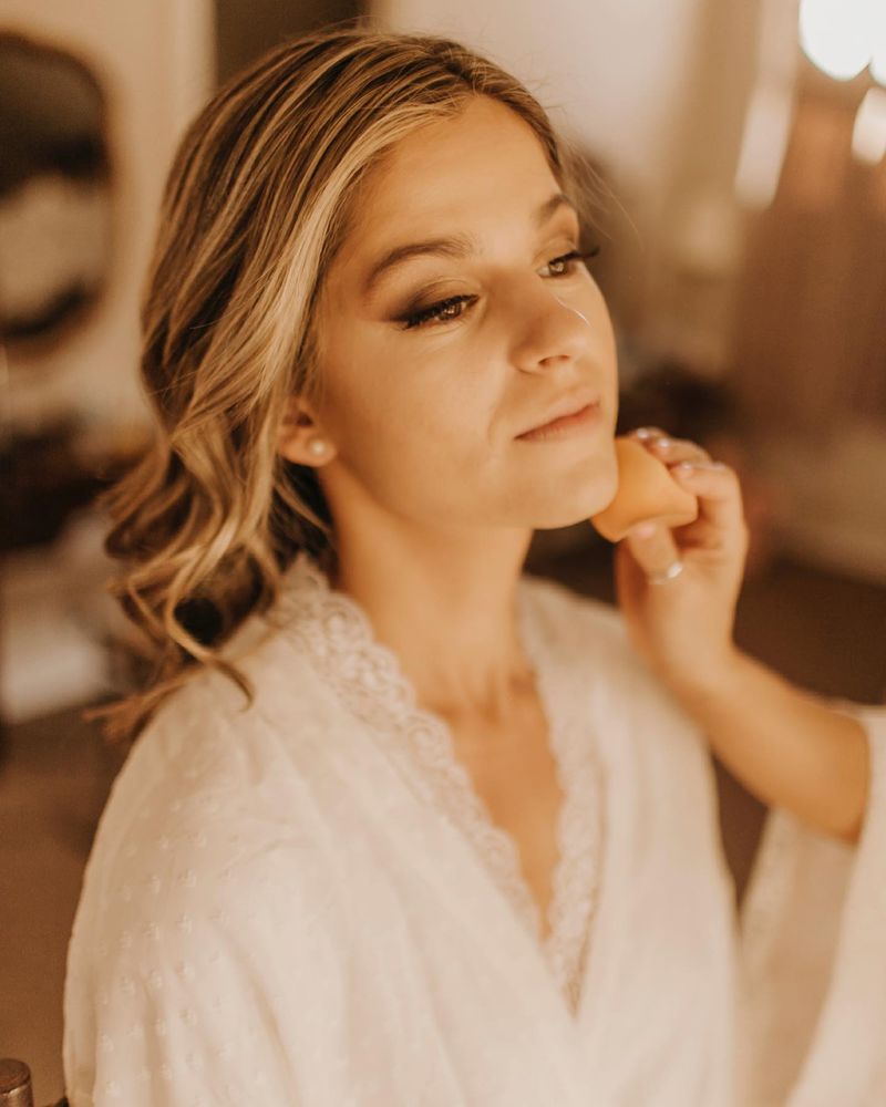 Makeup by Stefani B Logo