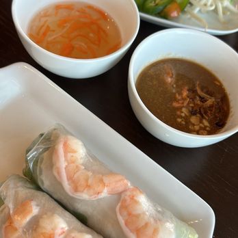 Pho Anan - Vietnamese shrimp spring rolls with rice paper, served with two dipping sauces and a side salad with bean sprouts and herbs. - Vietnamese Near Me - Glendale, Arizona