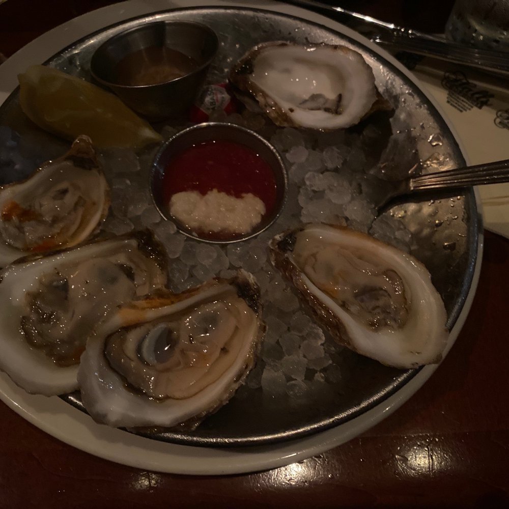 High Cotton - Oysters - Cocktail Bars Near Me - Charleston, South Carolina High Cotton - Oysters - Cocktail Bars Near Me - Charleston, South Carolina