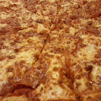 Modena Pizza & Pasta - Upclose of XL Pepperoni Pizza (1/23/18) - Pizza Near Me - Seattle, Washington Modena Pizza & Pasta - Upclose of XL Pepperoni Pizza (1/23/18) - Pizza Near Me - Seattle, Washington