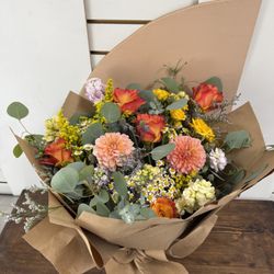 Color Story Florals - A deluxe seasonal wrap with a warm spring color palette!
