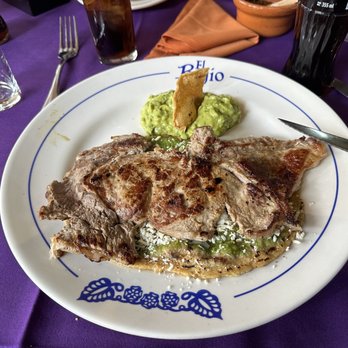El Bajío - Huarache de Costilla - Mexican Near Me - México, D.F., DIF El Bajío - Huarache de Costilla - Mexican Near Me - México, D.F., DIF