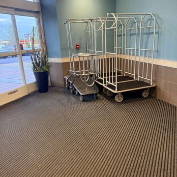 Drury Inn & Suites Gainesville - Luggage carts - Hotels Near Me - Gainesville, Florida Drury Inn & Suites Gainesville - Luggage carts - Hotels Near Me - Gainesville, Florida