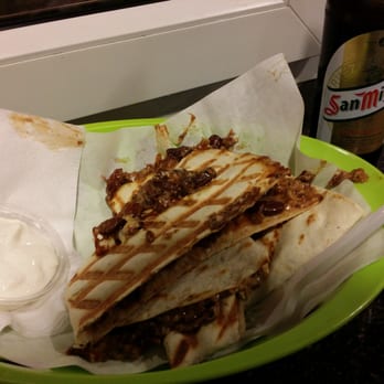 Rosali California Style Burritos - Quesadilla con carne mit sour cream. - Fast Food Near Me - Bremen, HB Rosali California Style Burritos - Quesadilla con carne mit sour cream. - Fast Food Near Me - Bremen, HB