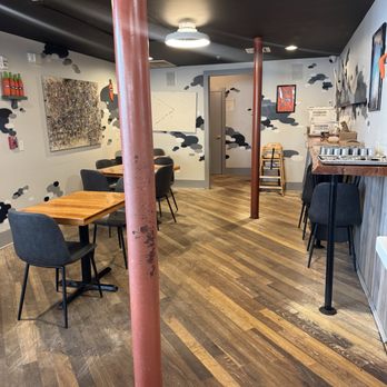 Bearcat Cafe - Inside - Breakfast & Brunch Near Me - New Orleans, Louisiana