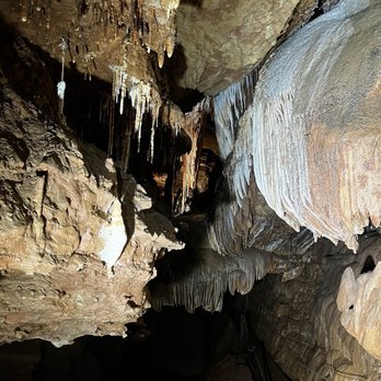 Cosmic Cavern - Tours Near Me - Berryville, Arkansas