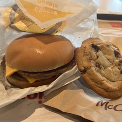 McDonald's - Double Cheeseburger & 1 Cookie