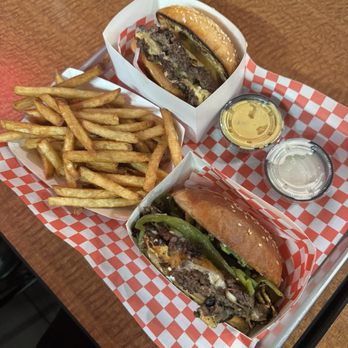 La Hamburguesa - Viva Phoenix and the Double-Double - Food Trucks Near Me - Phoenix, Arizona La Hamburguesa - Viva Phoenix and the Double-Double - Food Trucks Near Me - Phoenix, Arizona