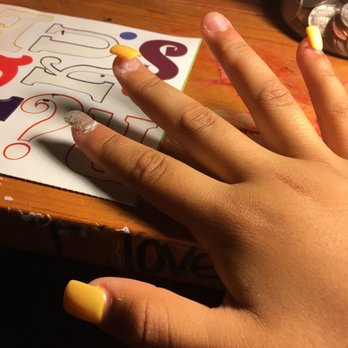 Fashion Nails - Broken nails - Nail Salons Near Me - Madera, California