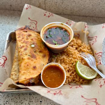 Dos Chamucos Taqueria - Beef Birria Tacos - Mexican Near Me - Seattle, Washington Dos Chamucos Taqueria - Beef Birria Tacos - Mexican Near Me - Seattle, Washington