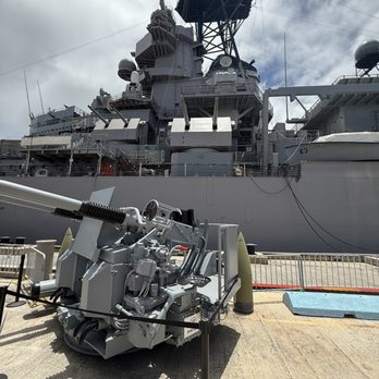 Battleship Missouri Memorial - Landmarks & Historical Buildings Near Me - Honolulu, Hawaii Battleship Missouri Memorial - Landmarks & Historical Buildings Near Me - Honolulu, Hawaii