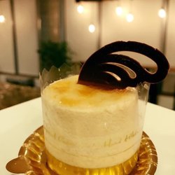 La Van Tea - Refreshing Lemon Caramel Mousse Cake